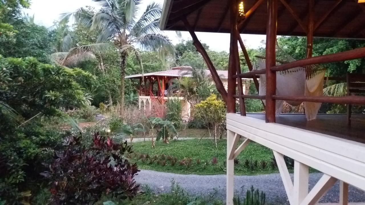 Bluff Beach Retreat Бокас-дель-Торо Экстерьер фото